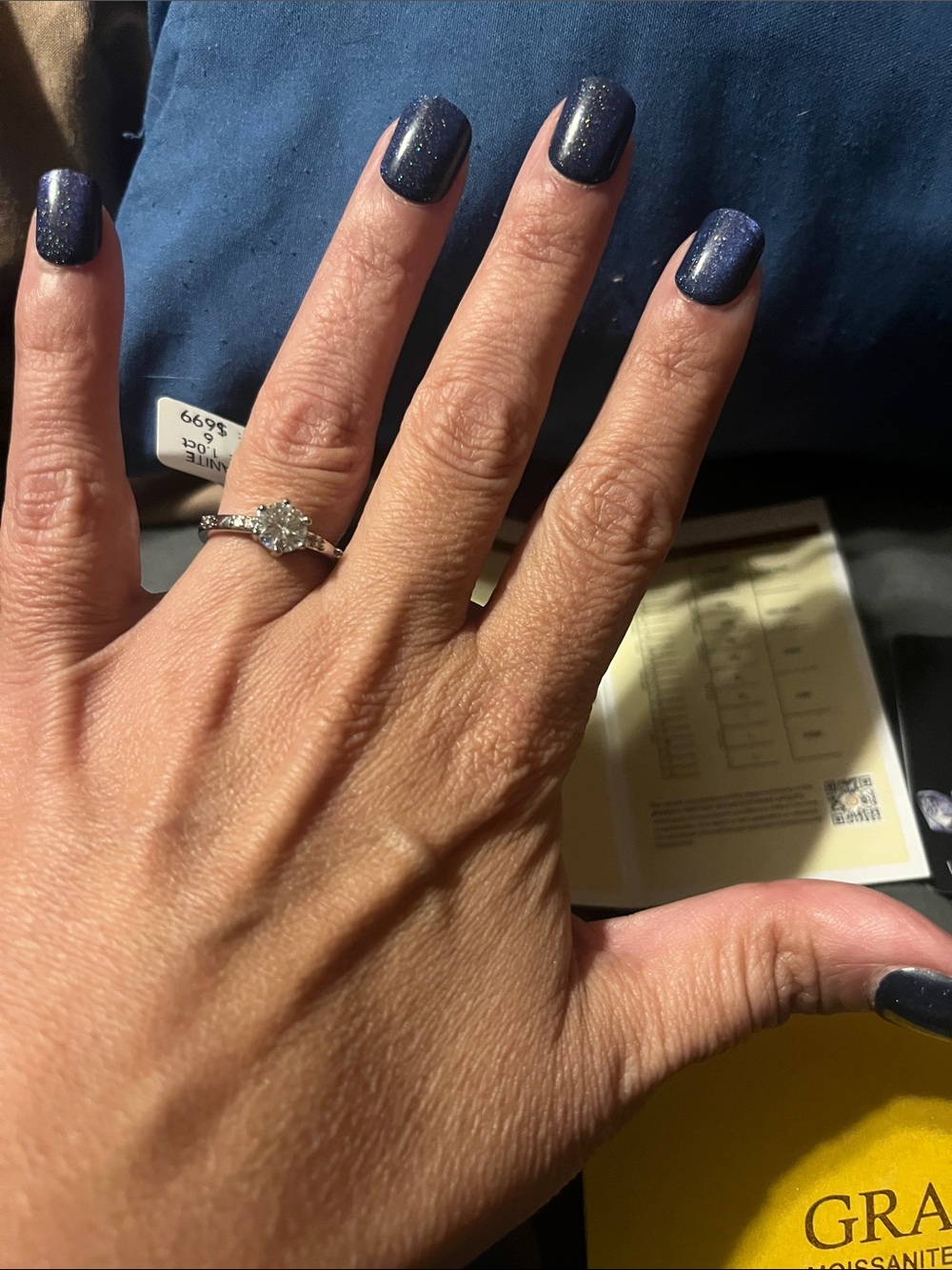 Classic Solitaire Diamond Engagement Ring in Silver 1 Carat Moissanite NWT